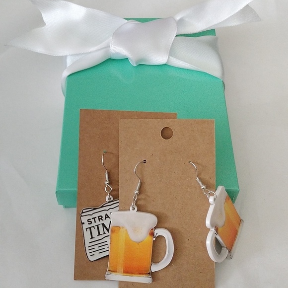 Strange Times Newspaper + Frosty Beer Mug Earrings, set of 2 - Picture 7 of 9